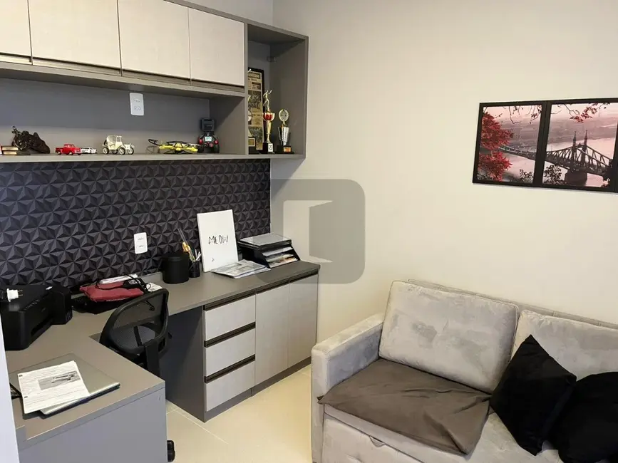 Casa de Condomínio com 3 quartos à venda, 240m2 em Parque Rural Fazenda Santa Cândida, Campinas - SP - imagem 5 Foto 5 de Casa de Condomínio com 3 quartos à venda, 240m2 em Parque Rural Fazenda Santa Cândida, Campinas - SP