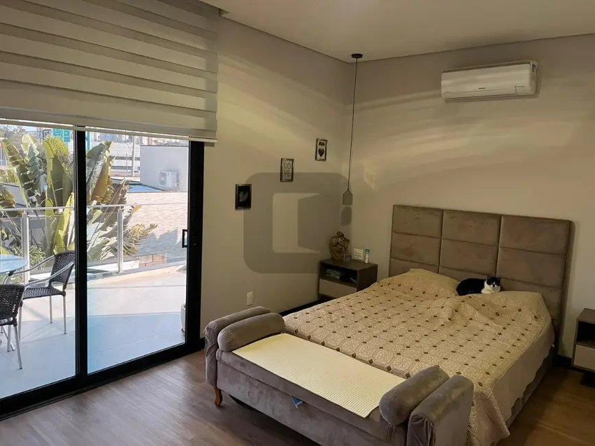 Casa de Condomínio com 3 quartos à venda, 240m2 em Parque Rural Fazenda Santa Cândida, Campinas - SP - imagem 6 Foto 6 de Casa de Condomínio com 3 quartos à venda, 240m2 em Parque Rural Fazenda Santa Cândida, Campinas - SP