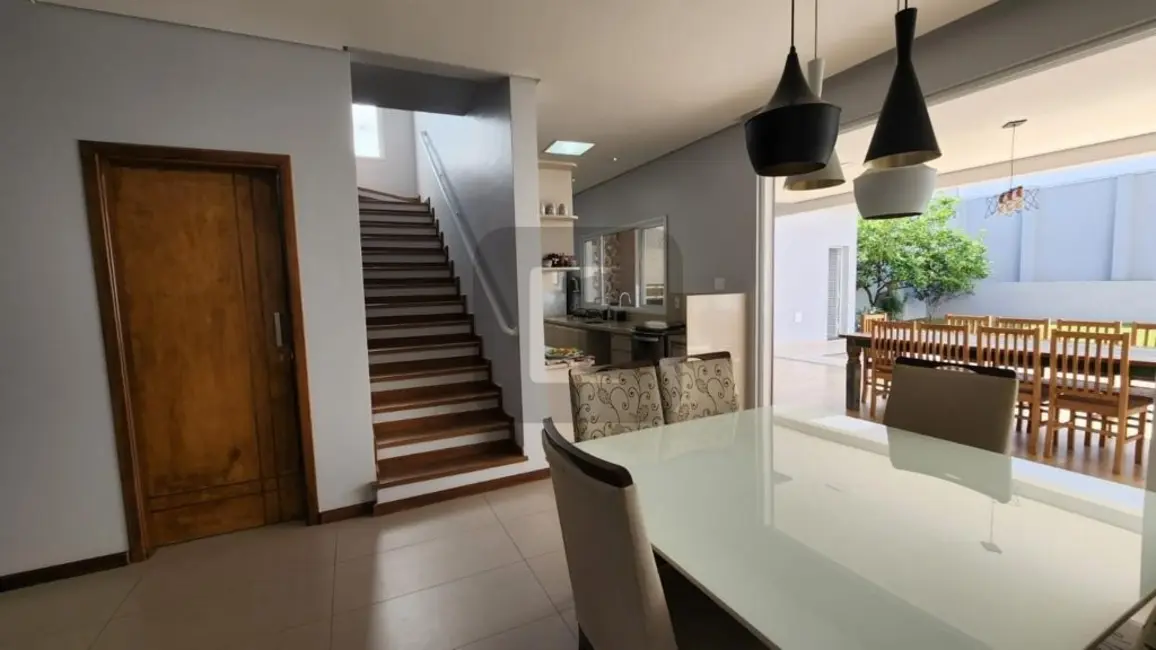 Casa de Condomínio com 3 quartos à venda, 236m2 em Swiss Park, Campinas - SP - imagem 6 Foto 6 de Casa de Condomínio com 3 quartos à venda, 236m2 em Swiss Park, Campinas - SP