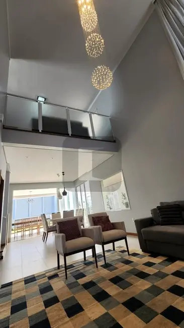 Casa de Condomínio com 3 quartos à venda, 236m2 em Swiss Park, Campinas - SP - imagem 3 Foto 3 de Casa de Condomínio com 3 quartos à venda, 236m2 em Swiss Park, Campinas - SP