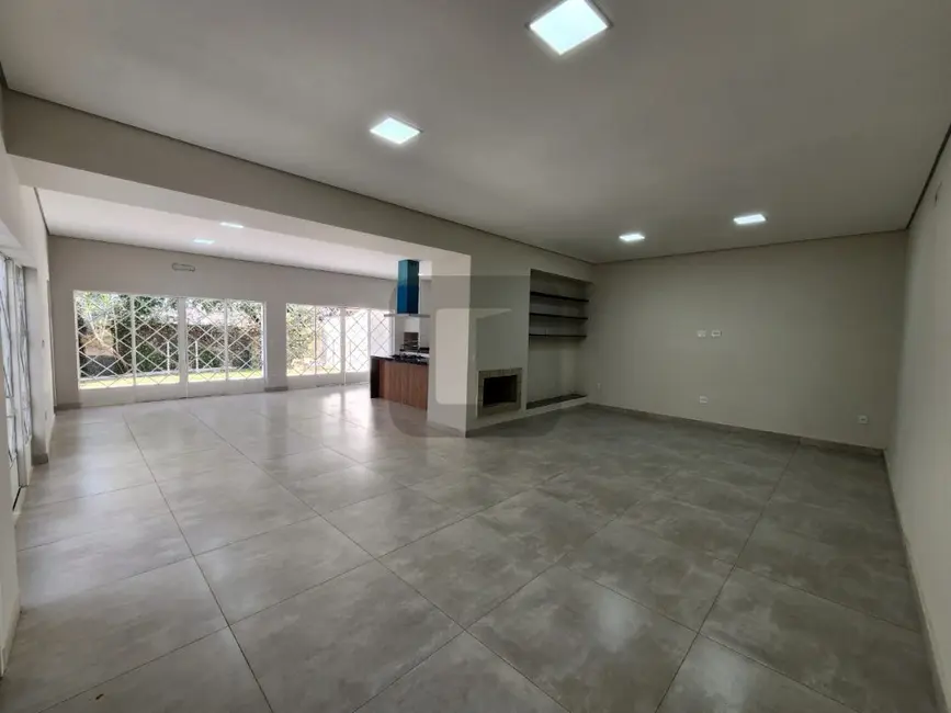 Casa de Condomínio com 3 quartos à venda, 220m2 em Jardim Lorena, Valinhos - SP - imagem 3 Foto 3 de Casa de Condomínio com 3 quartos à venda, 220m2 em Jardim Lorena, Valinhos - SP