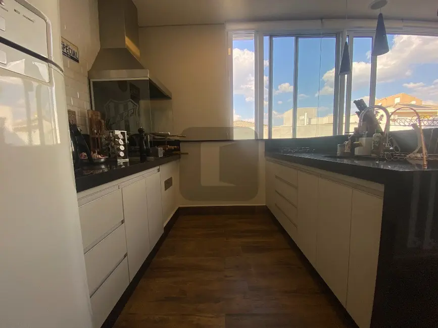 Foto 8 de Casa de Condomínio com 4 quartos à venda, 280m2 em Swiss Park, Campinas - SP