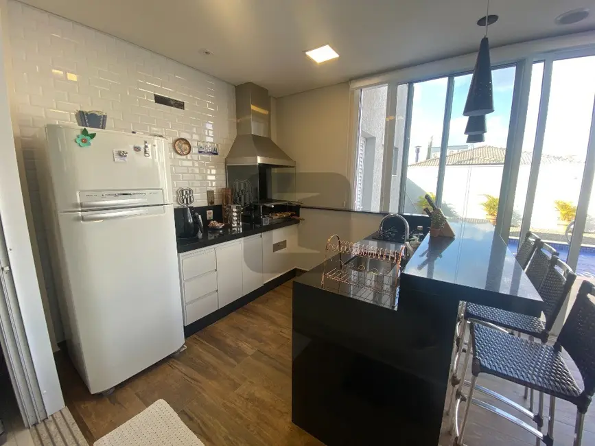 Foto 9 de Casa de Condomínio com 4 quartos à venda, 280m2 em Swiss Park, Campinas - SP