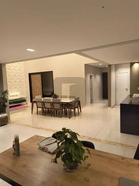 Casa de Condomínio com 3 quartos à venda, 303m2 em Swiss Park, Campinas - SP - imagem 9 Foto 9 de Casa de Condomínio com 3 quartos à venda, 303m2 em Swiss Park, Campinas - SP