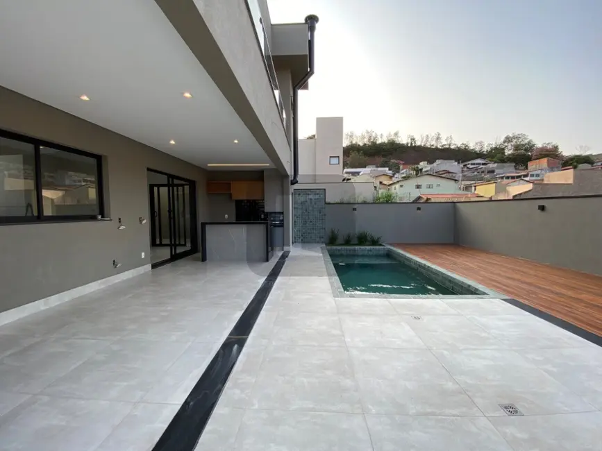 Casa de Condomínio com 3 quartos à venda, 250m2 em Bosque dos Eucaliptos, Valinhos - SP - imagem 3 Foto 3 de Casa de Condomínio com 3 quartos à venda, 250m2 em Bosque dos Eucaliptos, Valinhos - SP