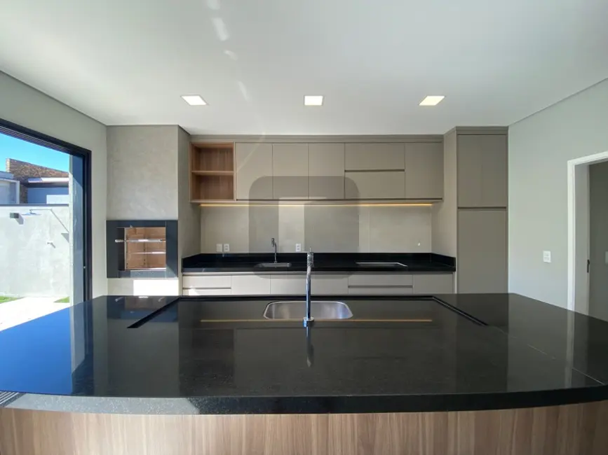 Foto 3 de Casa de Condomínio com 3 quartos à venda, 260m2 em Jaguariuna - SP