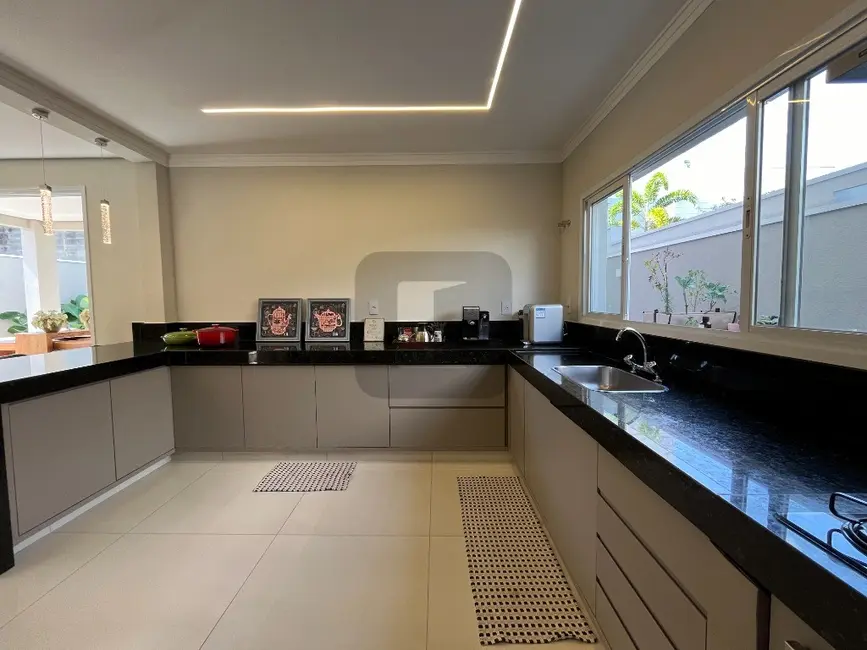 Foto 7 de Casa de Condomínio com 4 quartos à venda, 256m2 em Swiss Park, Campinas - SP