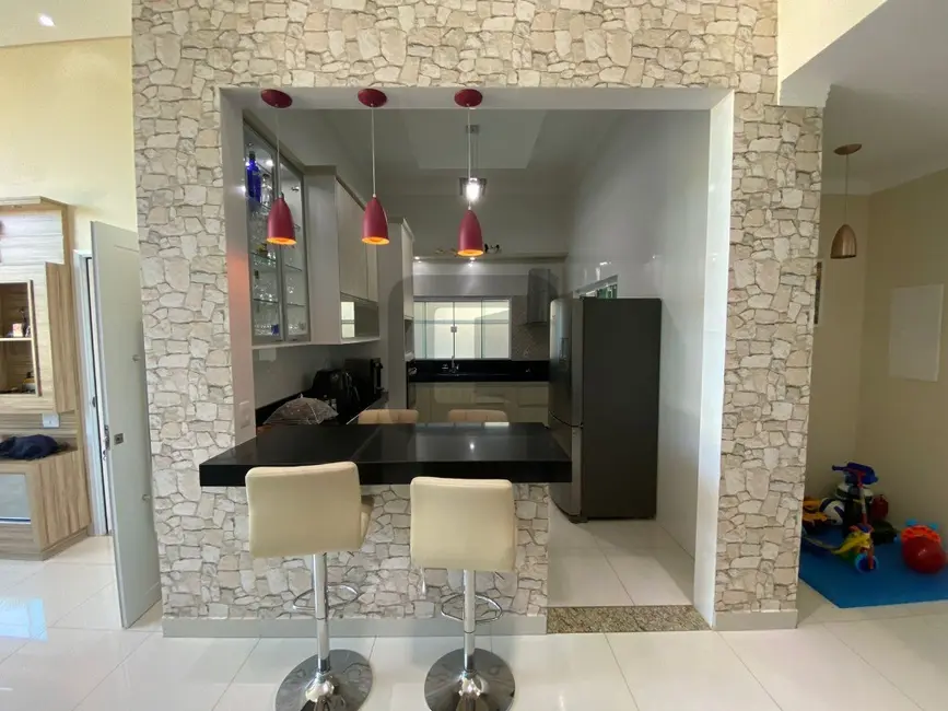 Casa de Condomínio com 3 quartos à venda, 191m2 em Roncáglia, Valinhos - SP - imagem 5 Foto 5 de Casa de Condomínio com 3 quartos à venda, 191m2 em Roncáglia, Valinhos - SP