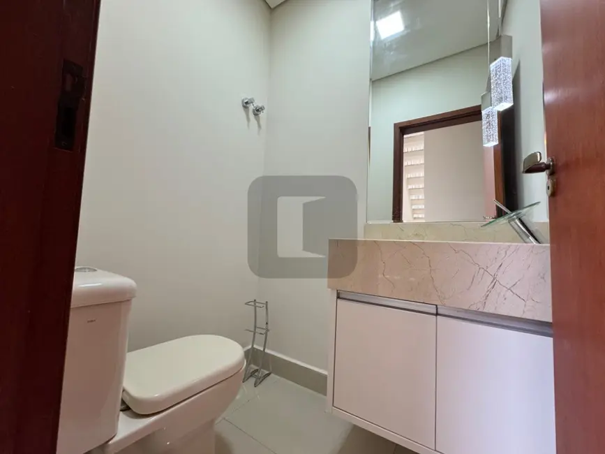 Foto 8 de Casa de Condomínio com 4 quartos para alugar, 296m2 em Swiss Park, Campinas - SP