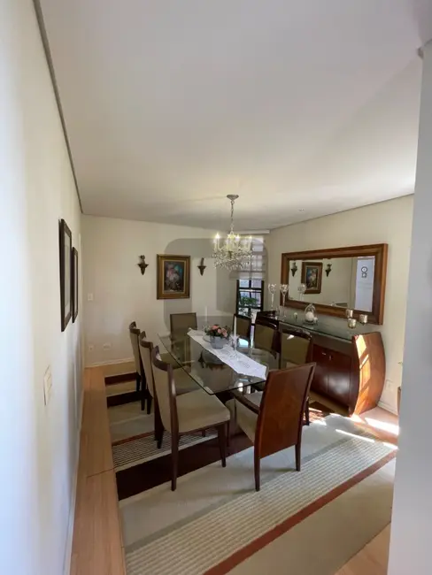 Apartamento com 4 quartos à venda, 198m2 em Cambuí, Campinas - SP - imagem 3 Foto 3 de Apartamento com 4 quartos à venda, 198m2 em Cambuí, Campinas - SP