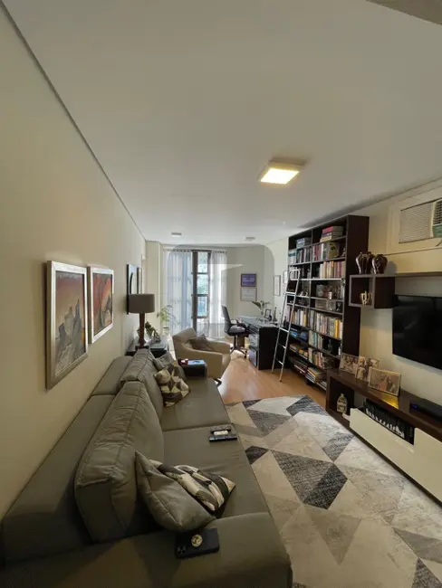 Apartamento com 4 quartos à venda, 198m2 em Cambuí, Campinas - SP - imagem 9 Foto 9 de Apartamento com 4 quartos à venda, 198m2 em Cambuí, Campinas - SP