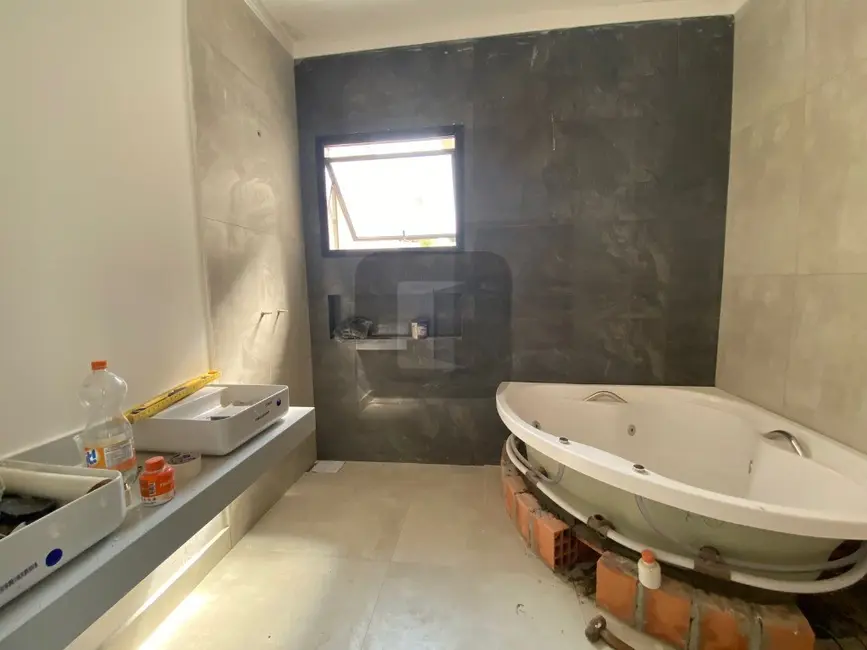 Casa de Condomínio com 3 quartos à venda, 260m2 em Chácaras Alpina, Valinhos - SP - imagem 7 Foto 7 de Casa de Condomínio com 3 quartos à venda, 260m2 em Chácaras Alpina, Valinhos - SP