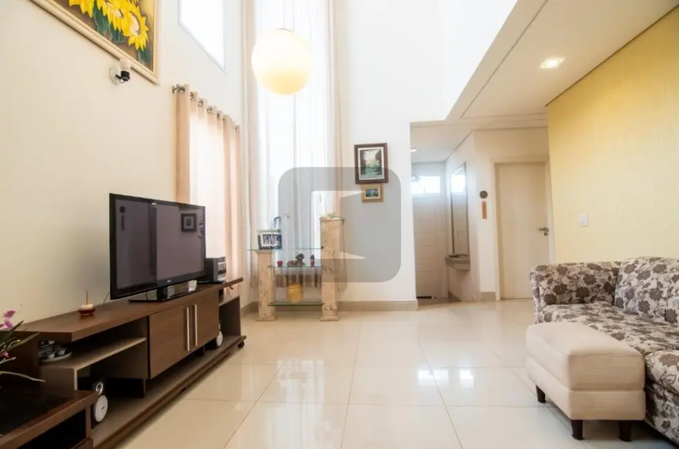 Foto 3 de Casa de Condomínio com 3 quartos à venda, 218m2 em Swiss Park, Campinas - SP