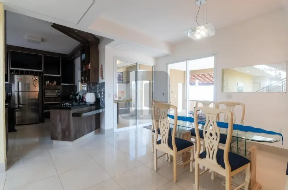 Foto 6 de Casa de Condomínio com 3 quartos à venda, 218m2 em Swiss Park, Campinas - SP