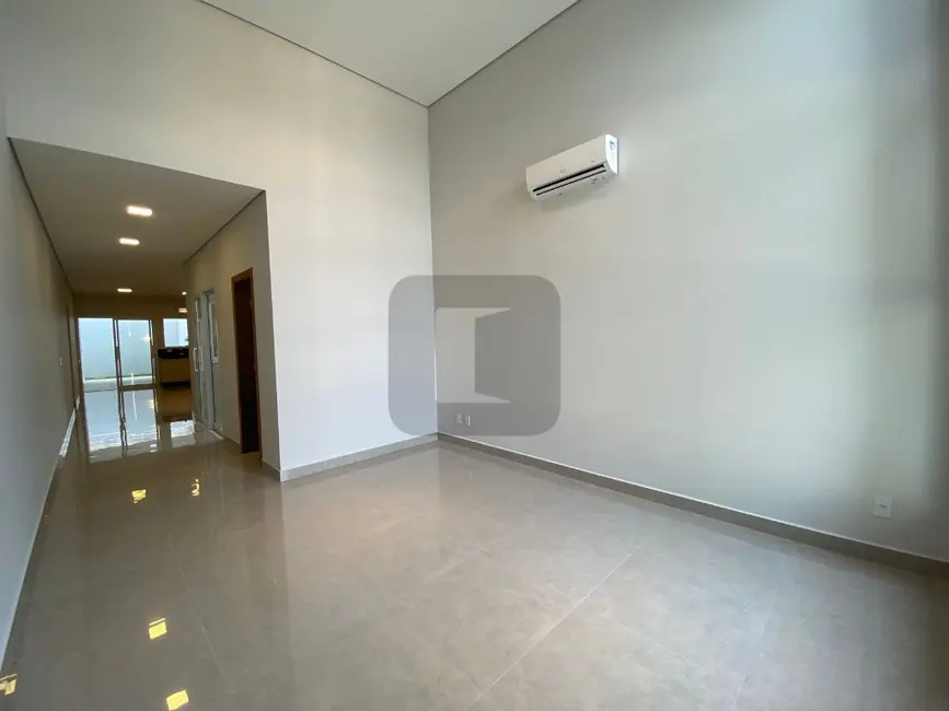 Casa de Condomínio com 3 quartos à venda, 186m2 em Chácaras Alpina, Valinhos - SP - imagem 4 Foto 4 de Casa de Condomínio com 3 quartos à venda, 186m2 em Chácaras Alpina, Valinhos - SP