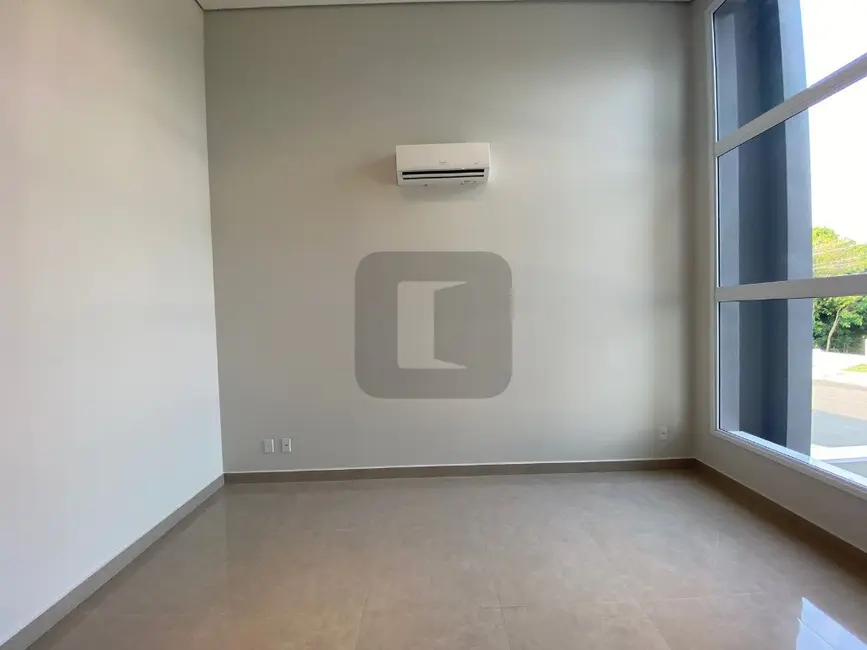 Casa de Condomínio com 3 quartos à venda, 186m2 em Chácaras Alpina, Valinhos - SP - imagem 6 Foto 6 de Casa de Condomínio com 3 quartos à venda, 186m2 em Chácaras Alpina, Valinhos - SP