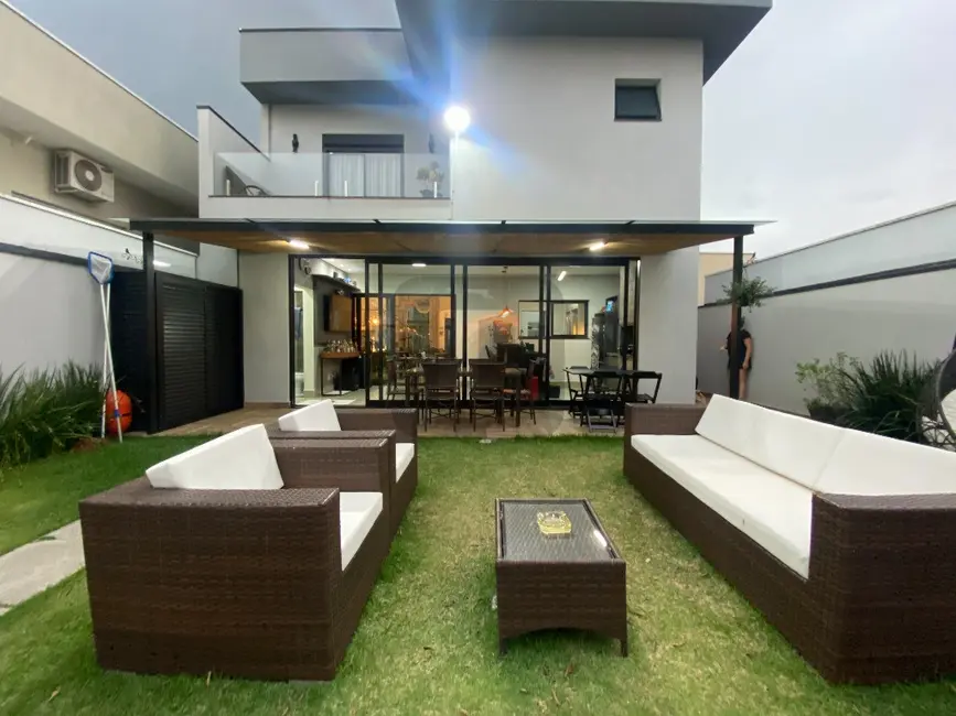 Casa de Condomínio com 3 quartos à venda, 220m2 em Residencial Santa Maria, Valinhos - SP - imagem 3 Foto 3 de Casa de Condomínio com 3 quartos à venda, 220m2 em Residencial Santa Maria, Valinhos - SP