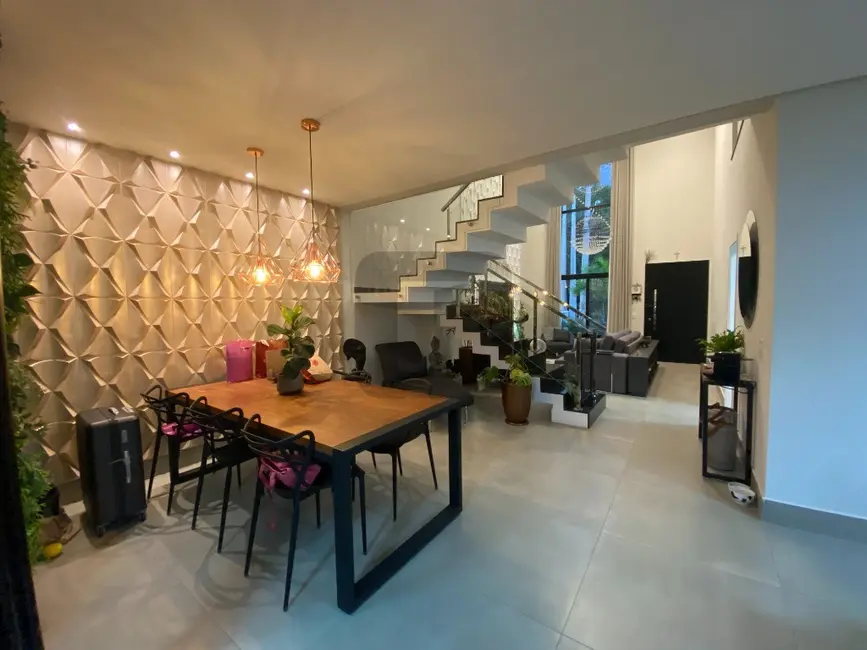 Casa de Condomínio com 3 quartos à venda, 220m2 em Residencial Santa Maria, Valinhos - SP - imagem 6 Foto 6 de Casa de Condomínio com 3 quartos à venda, 220m2 em Residencial Santa Maria, Valinhos - SP