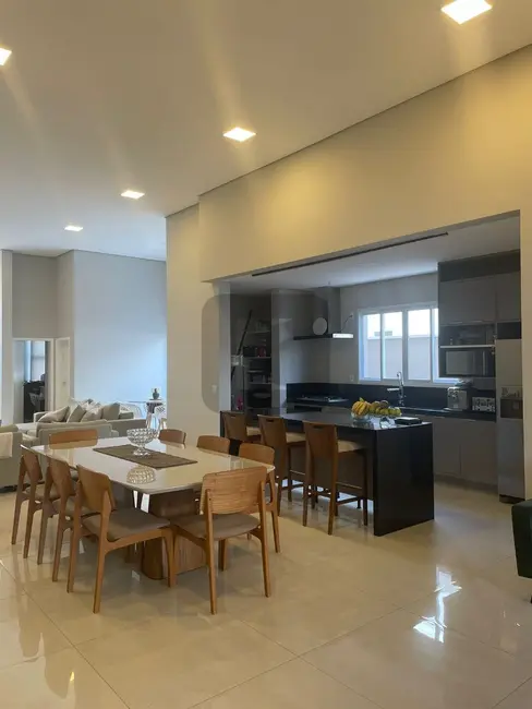 Casa com 4 quartos à venda, 262m2 em Medeiros, Jundiai - SP - imagem 9 Foto 9 de Casa com 4 quartos à venda, 262m2 em Medeiros, Jundiai - SP