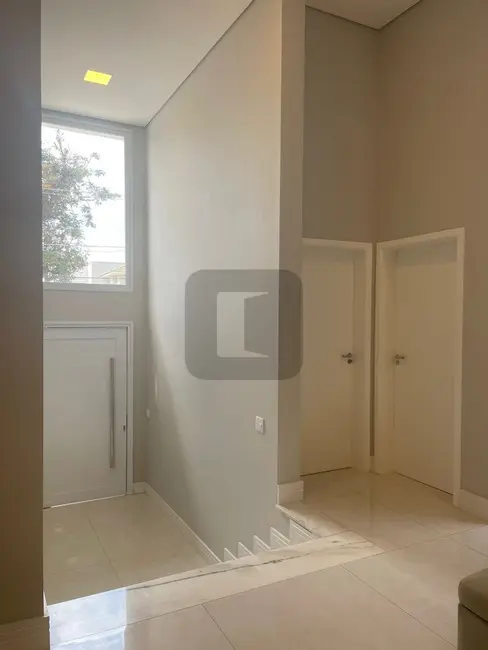 Casa com 4 quartos à venda, 262m2 em Medeiros, Jundiai - SP - imagem 3 Foto 3 de Casa com 4 quartos à venda, 262m2 em Medeiros, Jundiai - SP