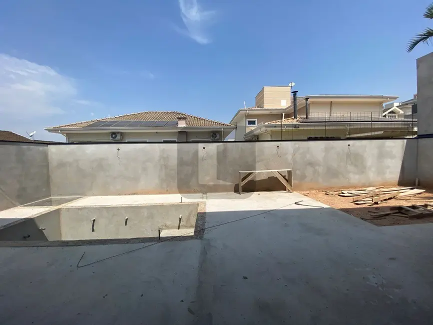 Casa de Condomínio com 3 quartos à venda, 300m2 em Jardim Recanto, Valinhos - SP - imagem 2 Foto 2 de Casa de Condomínio com 3 quartos à venda, 300m2 em Jardim Recanto, Valinhos - SP