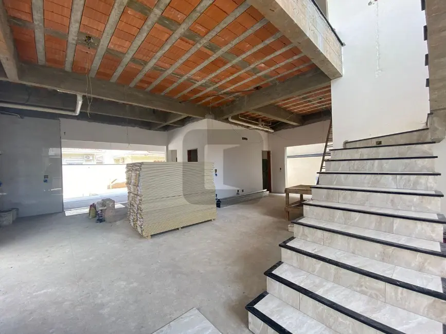 Casa de Condomínio com 3 quartos à venda, 300m2 em Jardim Recanto, Valinhos - SP - imagem 3 Foto 3 de Casa de Condomínio com 3 quartos à venda, 300m2 em Jardim Recanto, Valinhos - SP