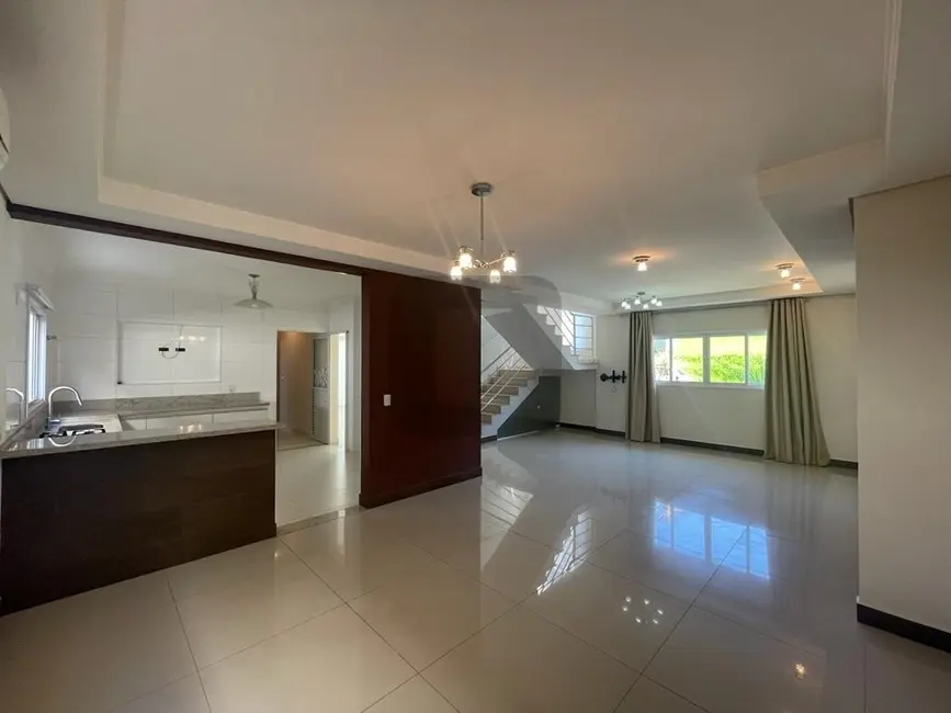 Casa de Condomínio com 4 quartos à venda, 254m2 em Pinheiro, Valinhos - SP - imagem 4 Foto 4 de Casa de Condomínio com 4 quartos à venda, 254m2 em Pinheiro, Valinhos - SP