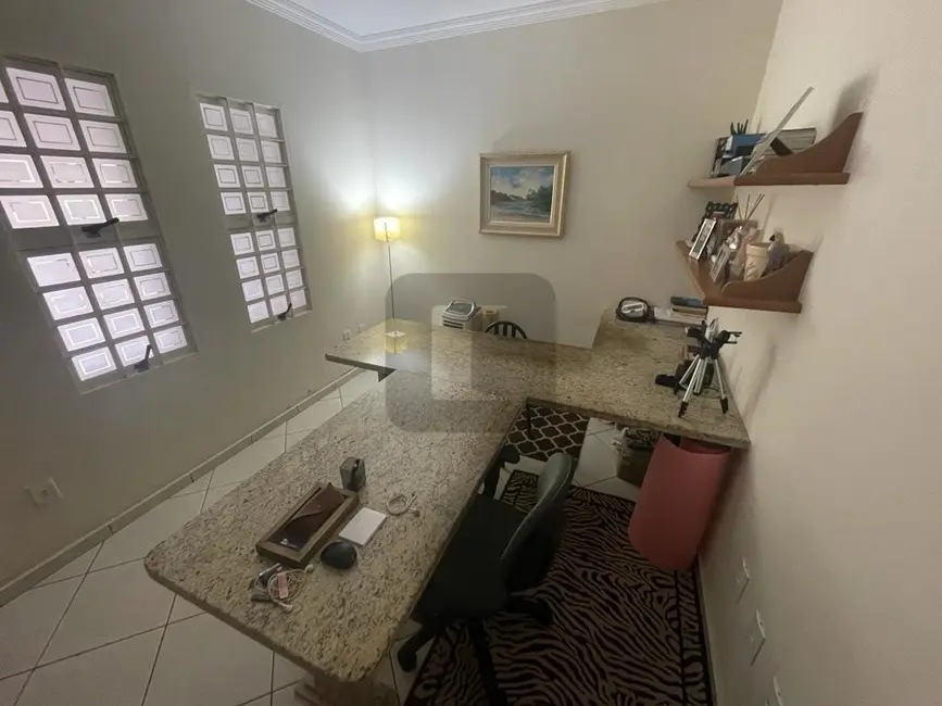 Casa de Condomínio com 3 quartos à venda, 223m2 em Vila Faustina II, Valinhos - SP - imagem 5 Foto 5 de Casa de Condomínio com 3 quartos à venda, 223m2 em Vila Faustina II, Valinhos - SP