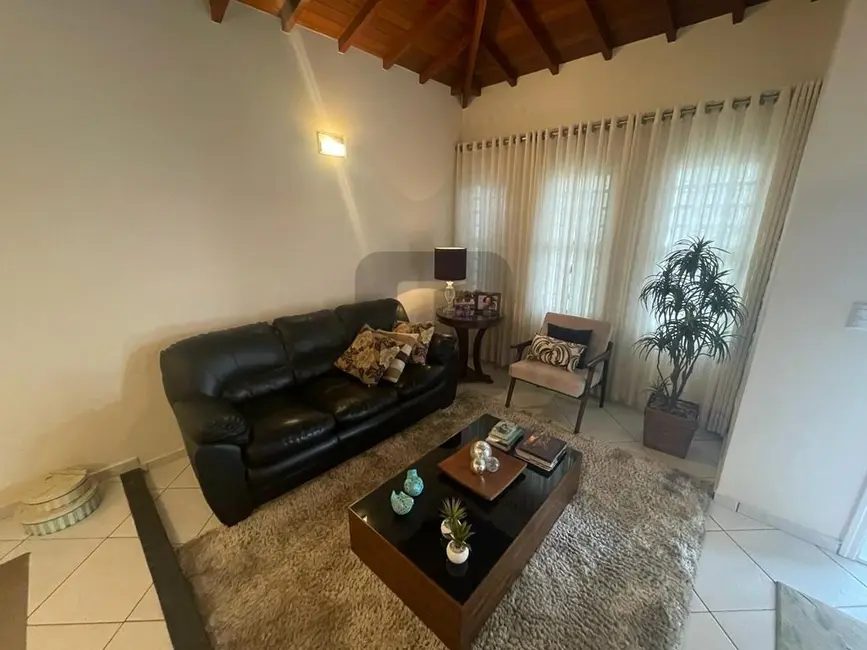 Casa de Condomínio com 3 quartos à venda, 223m2 em Vila Faustina II, Valinhos - SP - imagem 2 Foto 2 de Casa de Condomínio com 3 quartos à venda, 223m2 em Vila Faustina II, Valinhos - SP