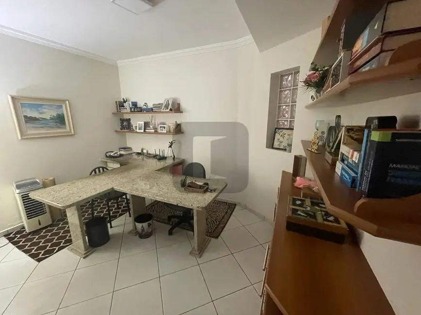 Casa de Condomínio com 3 quartos à venda, 223m2 em Vila Faustina II, Valinhos - SP - imagem 4 Foto 4 de Casa de Condomínio com 3 quartos à venda, 223m2 em Vila Faustina II, Valinhos - SP