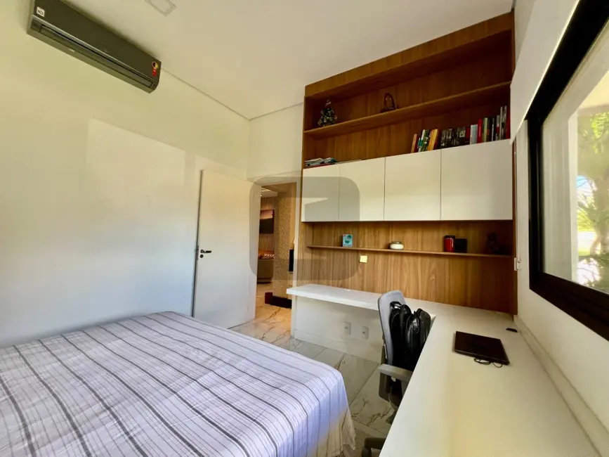 Foto 9 de Casa de Condomínio com 4 quartos para alugar, 400m2 em Swiss Park, Campinas - SP