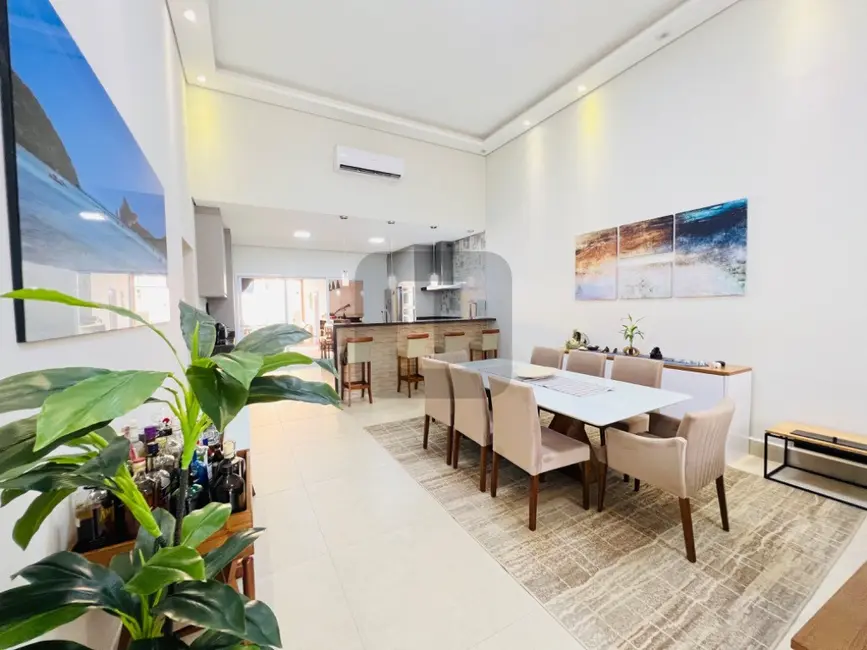 Foto 2 de Casa de Condomínio com 3 quartos à venda, 190m2 em Swiss Park, Campinas - SP