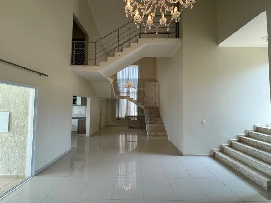 Casa de Condomínio com 3 quartos à venda, 279m2 em Swiss Park, Campinas - SP - imagem 4 Foto 4 de Casa de Condomínio com 3 quartos à venda, 279m2 em Swiss Park, Campinas - SP