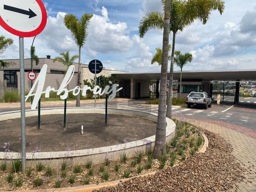 Foto 1 de Terreno / Lote à venda, 705m2 em Campinas - SP
