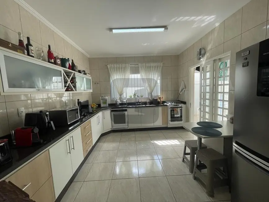 Casa com 3 quartos à venda, 240m2 em Jardim Alvorada, Valinhos - SP - imagem 7 Foto 7 de Casa com 3 quartos à venda, 240m2 em Jardim Alvorada, Valinhos - SP