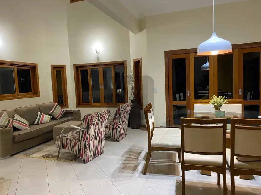 Casa de Condomínio com 4 quartos à venda e para alugar, 369m2 em Santa Cruz, Valinhos - SP - imagem 6 Foto 6 de Casa de Condomínio com 4 quartos à venda e para alugar, 369m2 em Santa Cruz, Valinhos - SP