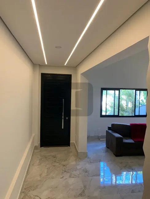 Casa de Condomínio com 3 quartos à venda, 217m2 em Roncáglia, Valinhos - SP - imagem 3 Foto 3 de Casa de Condomínio com 3 quartos à venda, 217m2 em Roncáglia, Valinhos - SP