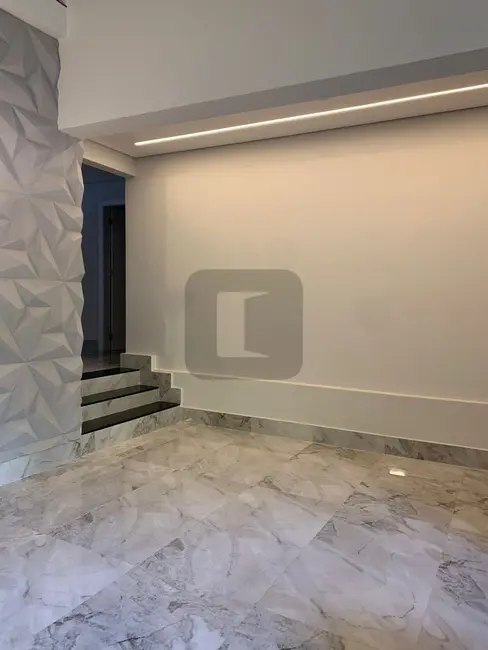 Casa de Condomínio com 3 quartos à venda, 217m2 em Roncáglia, Valinhos - SP - imagem 8 Foto 8 de Casa de Condomínio com 3 quartos à venda, 217m2 em Roncáglia, Valinhos - SP