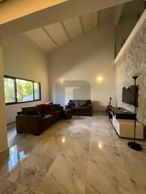 Casa de Condomínio com 3 quartos à venda, 217m2 em Roncáglia, Valinhos - SP - imagem 5 Foto 5 de Casa de Condomínio com 3 quartos à venda, 217m2 em Roncáglia, Valinhos - SP