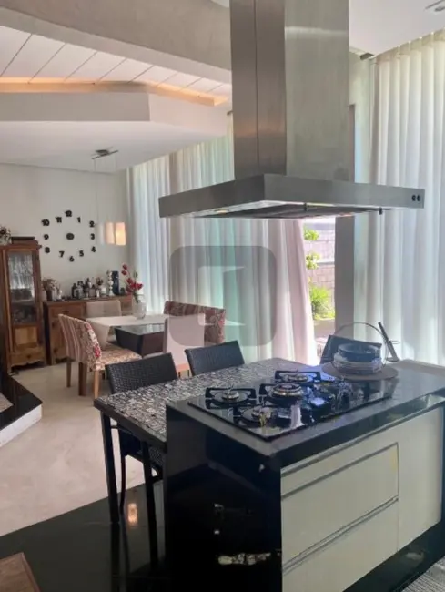 Foto 9 de Casa de Condomínio com 3 quartos à venda, 230m2 em Swiss Park, Campinas - SP