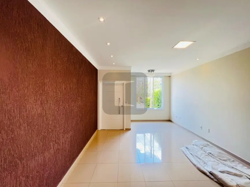 Foto 8 de Casa de Condomínio com 4 quartos para alugar, 311m2 em Swiss Park, Campinas - SP