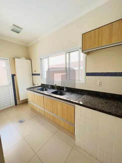 Foto 5 de Casa de Condomínio com 4 quartos para alugar, 311m2 em Swiss Park, Campinas - SP