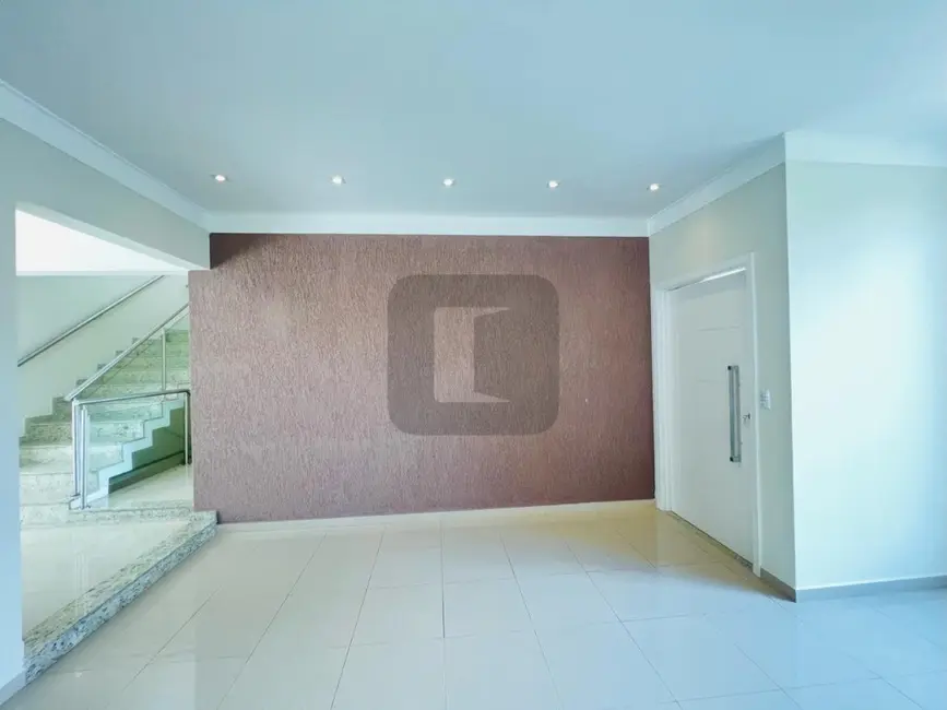 Foto 9 de Casa de Condomínio com 4 quartos para alugar, 311m2 em Swiss Park, Campinas - SP