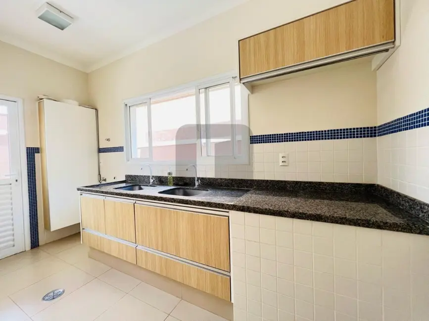 Foto 4 de Casa de Condomínio com 4 quartos para alugar, 311m2 em Swiss Park, Campinas - SP