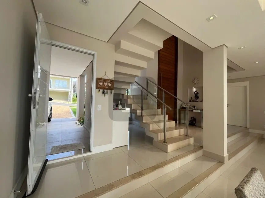 Foto 9 de Casa de Condomínio com 4 quartos para alugar, 347m2 em Swiss Park, Campinas - SP