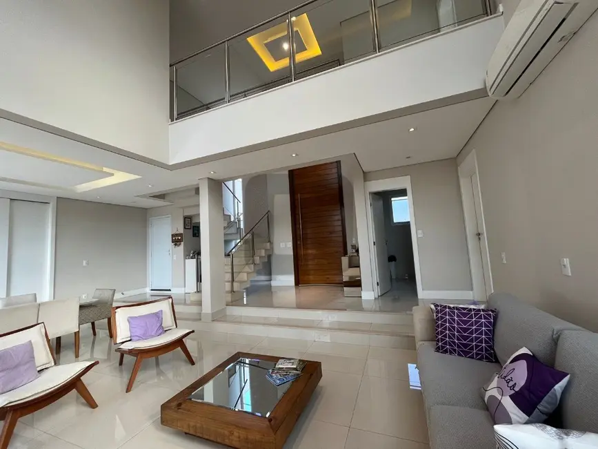 Foto 3 de Casa de Condomínio com 4 quartos para alugar, 347m2 em Swiss Park, Campinas - SP