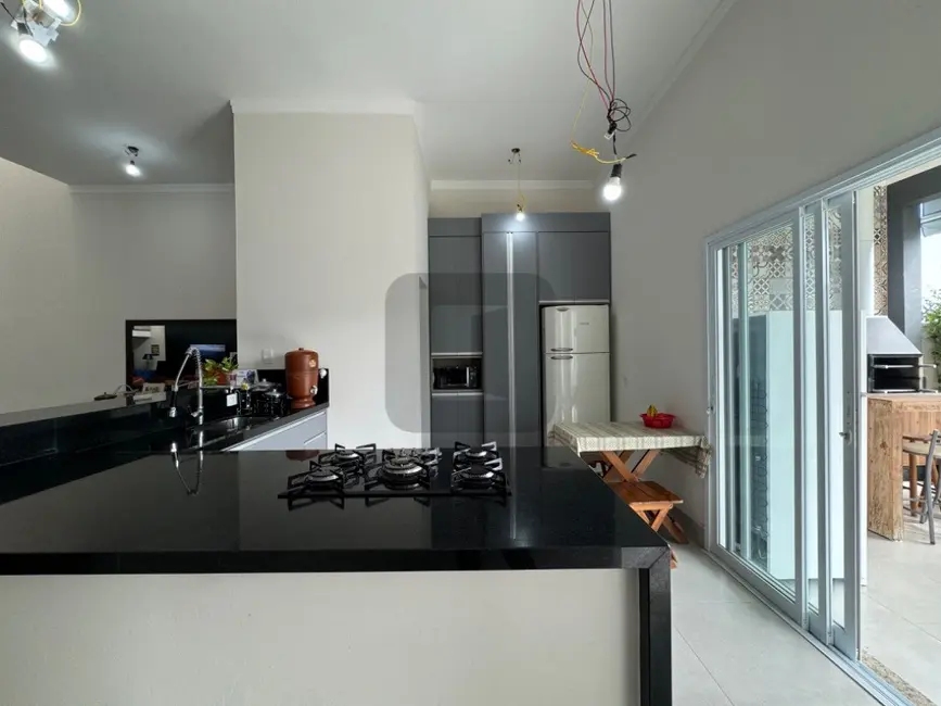 Casa de Condomínio com 3 quartos à venda, 213m2 em Swiss Park, Campinas - SP - imagem 9 Foto 9 de Casa de Condomínio com 3 quartos à venda, 213m2 em Swiss Park, Campinas - SP