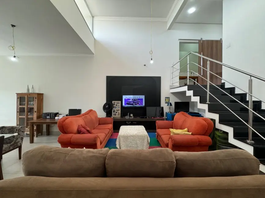 Casa de Condomínio com 3 quartos à venda, 213m2 em Swiss Park, Campinas - SP - imagem 3 Foto 3 de Casa de Condomínio com 3 quartos à venda, 213m2 em Swiss Park, Campinas - SP