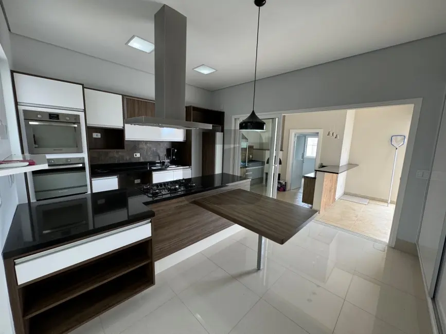 Foto 9 de Casa de Condomínio com 4 quartos para alugar, 280m2 em Swiss Park, Campinas - SP