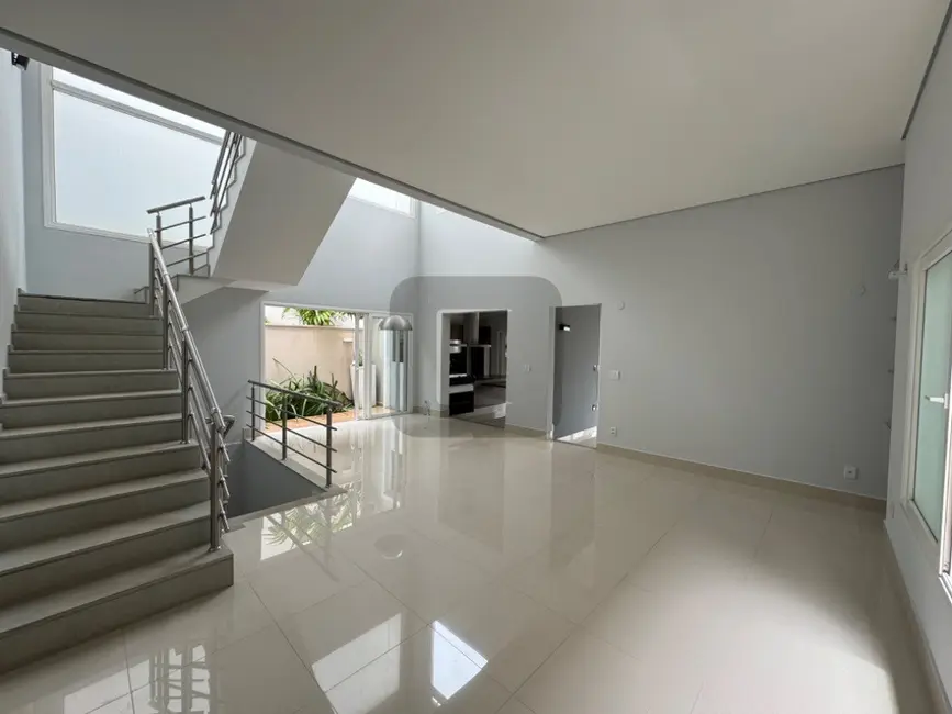 Foto 4 de Casa de Condomínio com 4 quartos para alugar, 280m2 em Swiss Park, Campinas - SP